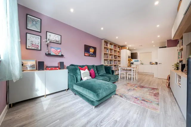 Blackheath Road, SE10, photo 2