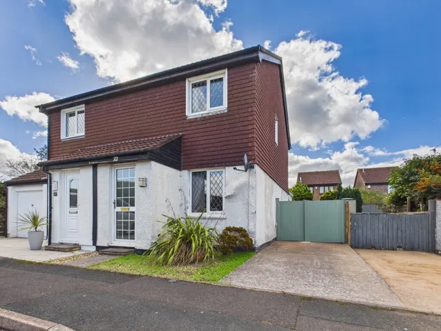 Middle Down Road, Staddiscombe, PL9, photo 1