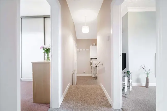 Photo 3 — Croftside Avenue, Glasgow, Lanarkshire, G44