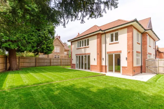 Coombe Lane, Bristol, BS9, photo 1