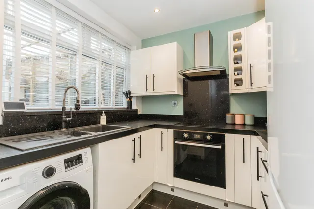 Hertford Drive, Tyldesley, M29, photo 3
