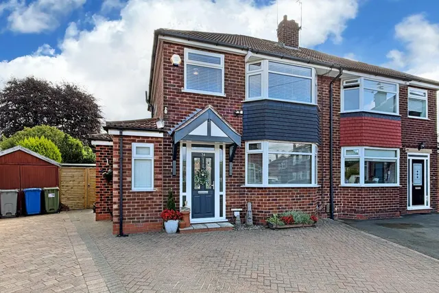 Bradley Close, Timperley WA15 6SH, photo 1