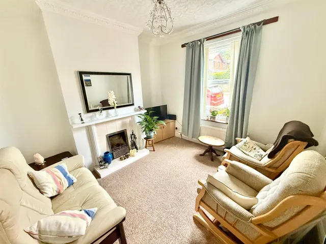 Chester Road, Macclesfield, SK11, photo 3