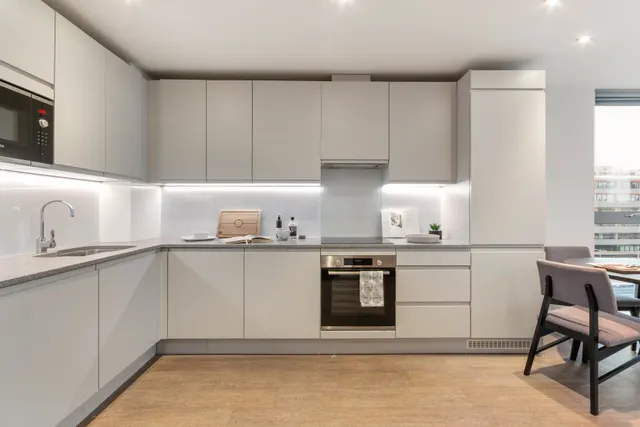 Napier Road, London, RG1, photo 2