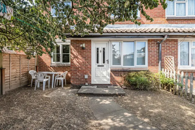 Windermere Close, Egham, TW20, photo 1