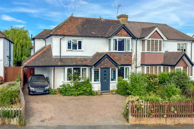 Connaught Road, Harpenden, Hertfordshire, AL5 4TW, photo 1