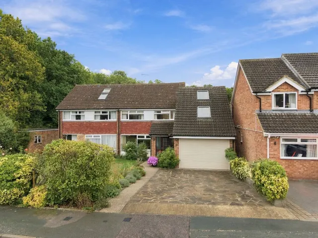 Oakwood Close, Stevenage, photo 1