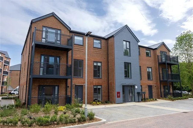 Abbey Wood Road, Kings Hill, ME19, photo 2
