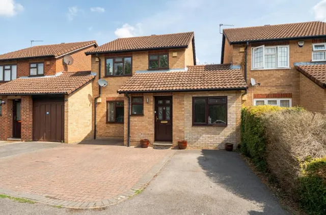 Galahad Close, Slough, SL1, photo 1