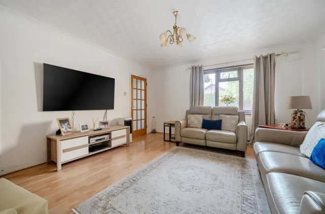 Galahad Close, Slough, SL1, photo 2