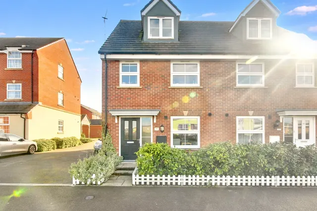 Goose Bay Drive Kingsway, Quedgeley, Gloucester, GL2, photo 1