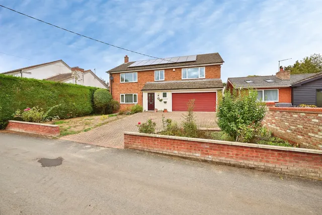 High Street, Huntingdon, PE28, photo 1