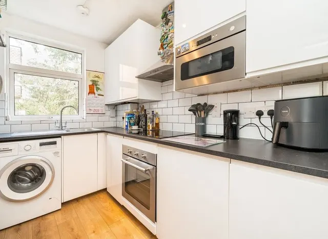 Manor Vale, Brentford, TW8, photo 3