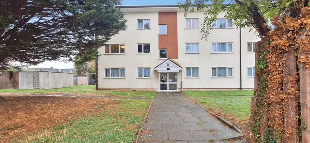Byron Way, Northolt, UB5, photo 1