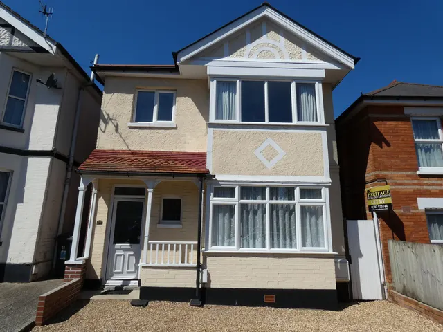 Abbott Road, Bournemouth, photo 1