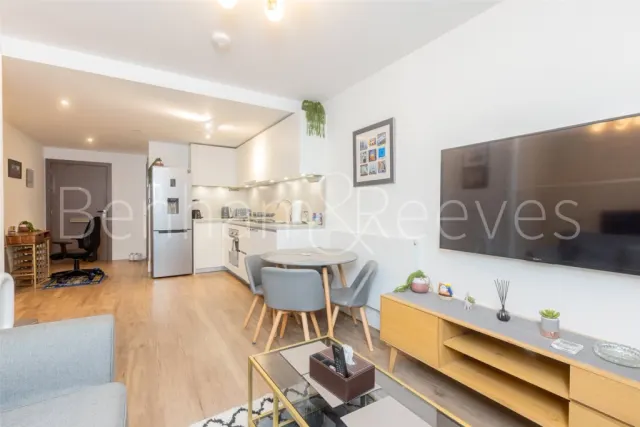 Tierney Lane, Fulham, W6, photo 2