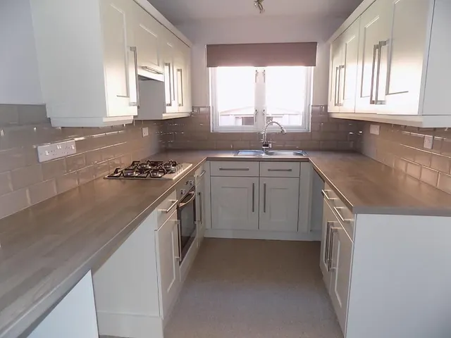 Carrs Court, Morton, CA2, photo 3