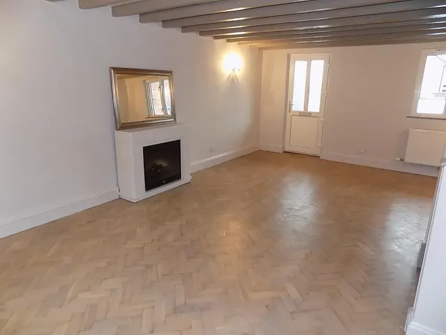 Carrs Court, Morton, CA2, photo 2