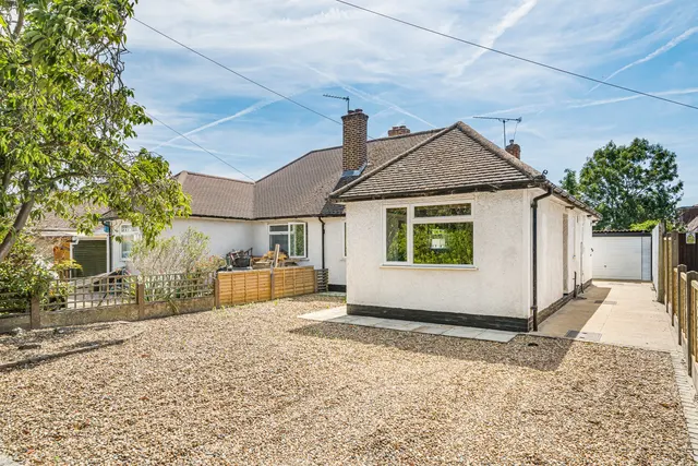 River Walk, Walton On Thames, KT12, photo 1