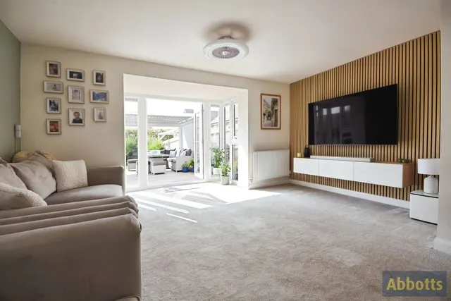 Bartons Avenue, Hullbridge, SS5, photo 2