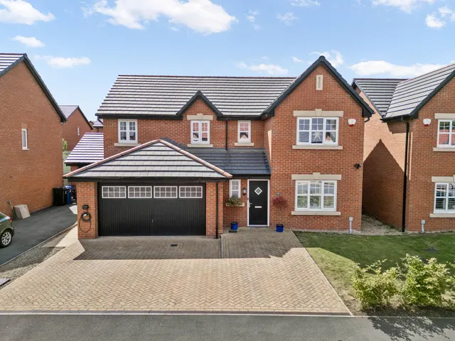 Winterbourne Gardens, Warrington, WA4 3EF, photo 1