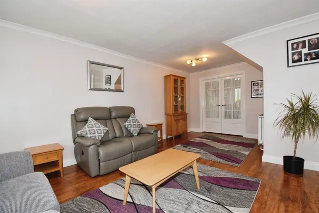 Photo 2 — Fiona Drive, Thurnby, Leicester