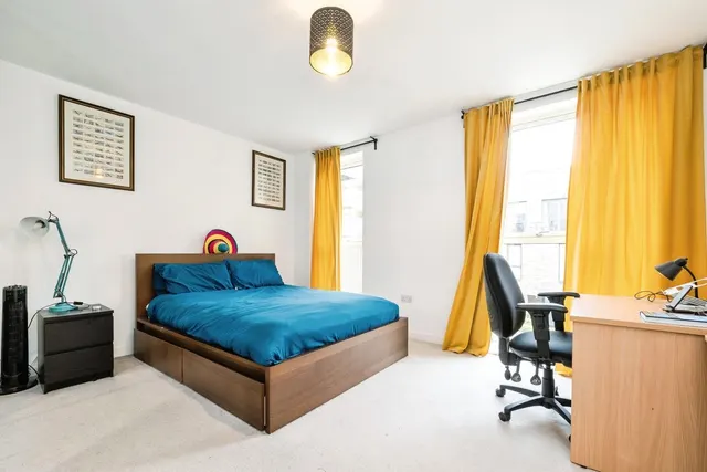 Mahindra Way, Beckton, London, E6, photo 1
