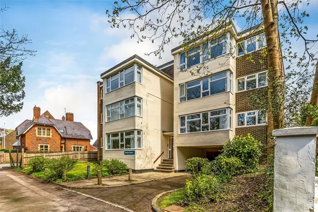 Falkland Grove, Dorking, RH4, photo 1