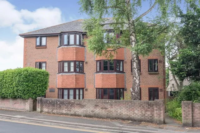 Hadlow Road, Tonbridge, TN9, photo 1