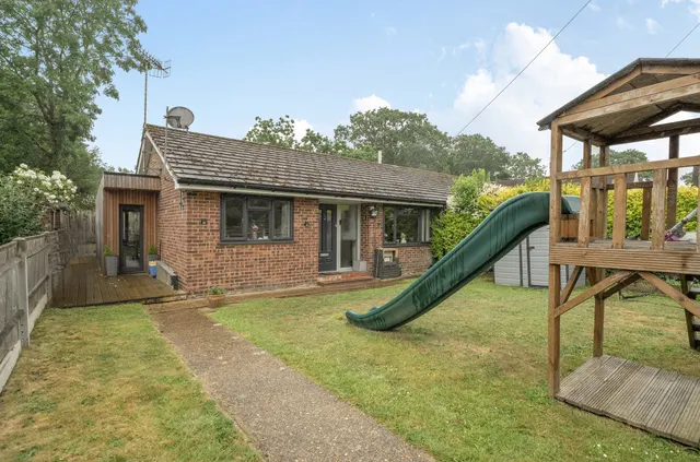 Carters Close, Hale, SP6, photo 1