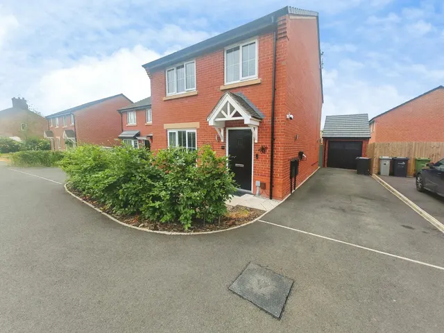 Maul Field Close, Crewe, CW1, photo 1