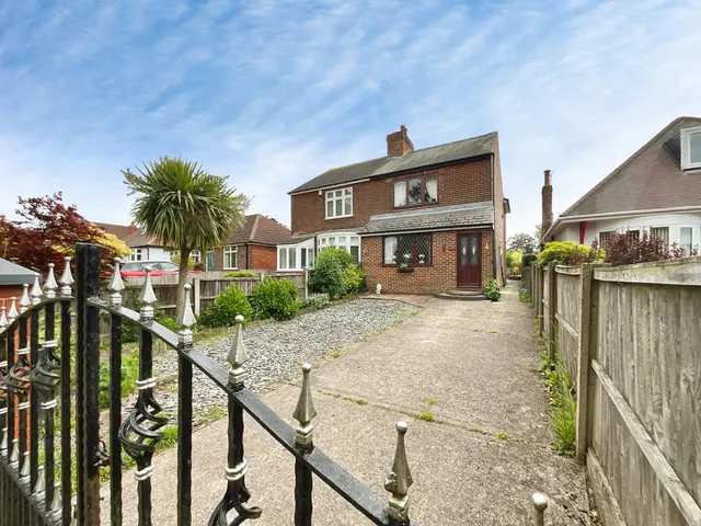 Berry Hill Lane, Mansfield, NG18, photo 1