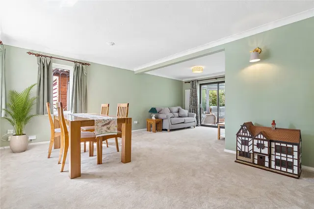 Brookdale Close, Upminster, RM14, photo 3