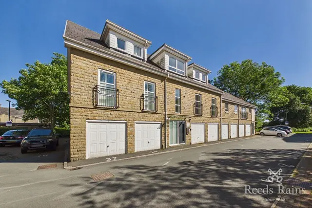 Albert Promenade, Halifax, HX3, photo 1