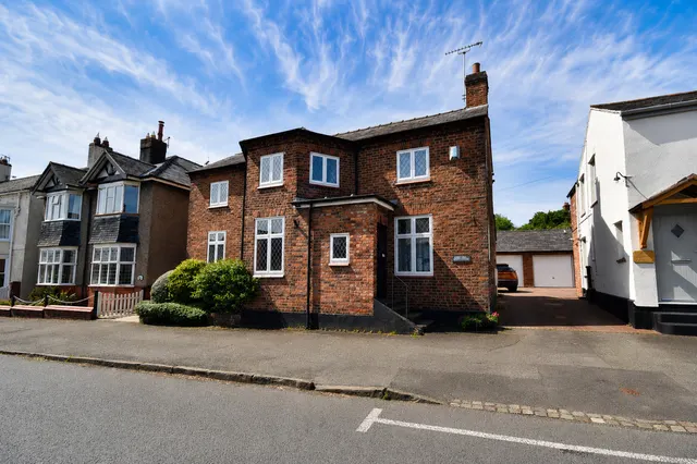 Old Hall Street, Malpas, photo 1
