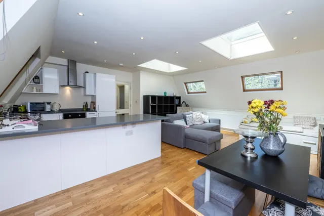 Kilburn Place, Kilburn, NW6, photo 1