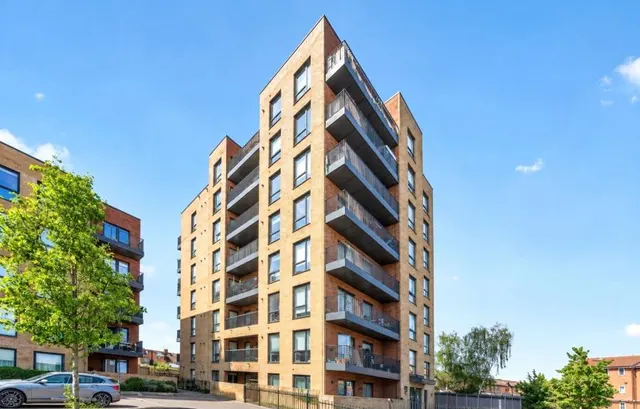 Parva Grove, Perivale, UB6, photo 1