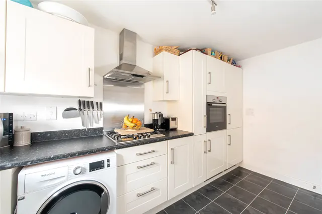 Blake Close, Towcester, NN12, photo 3