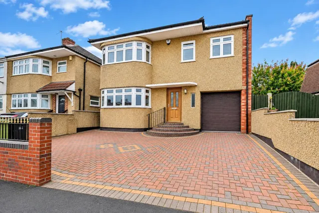 Woodleigh Gardens, Whitchurch, BS14, photo 1