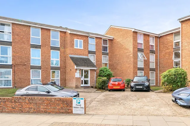 Trinity Street, Enfield, EN2, photo 1