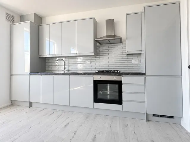Coldharbour Lane, London, SE5, photo 3