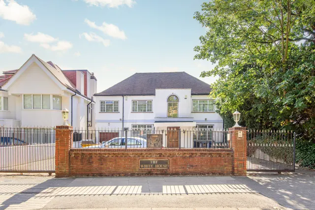 The White House, Tenterden Grove, London, photo 1