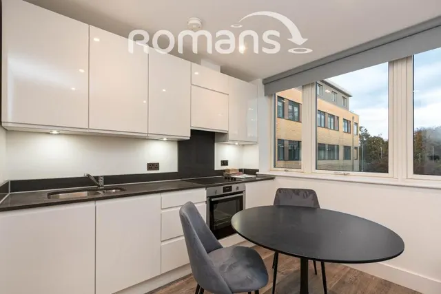 Lyon Way, Frimley, GU16, photo 2
