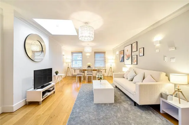 Parkway, London, NW1, photo 3