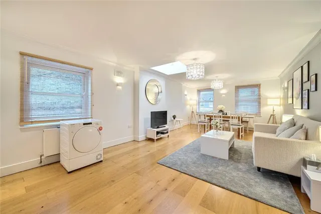 Parkway, London, NW1, photo 2