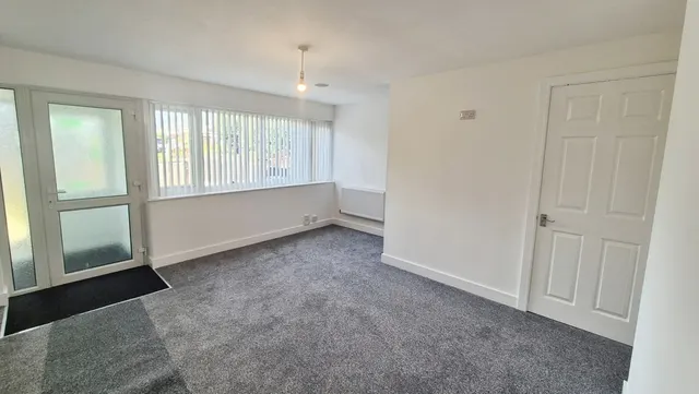 Keepers Close, Burntwood, WS7, photo 3