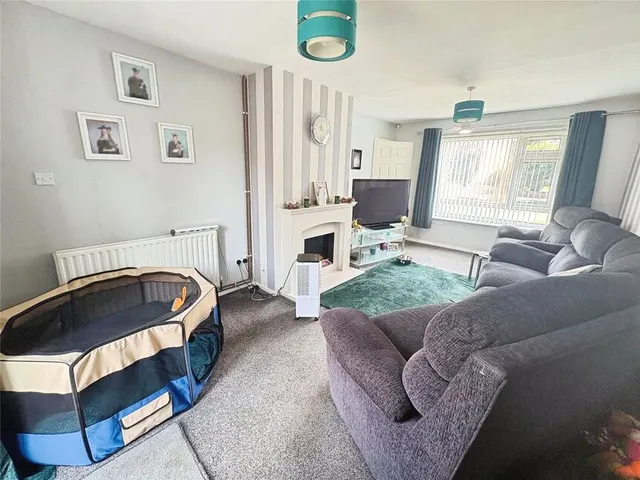Photo 2 — Tulliver Close, Bedworth, Warwickshire, CV12
