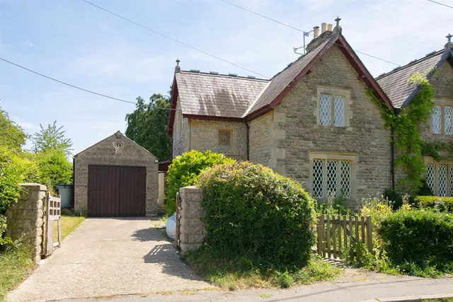 Compton Road, Calne, SN11, photo 2
