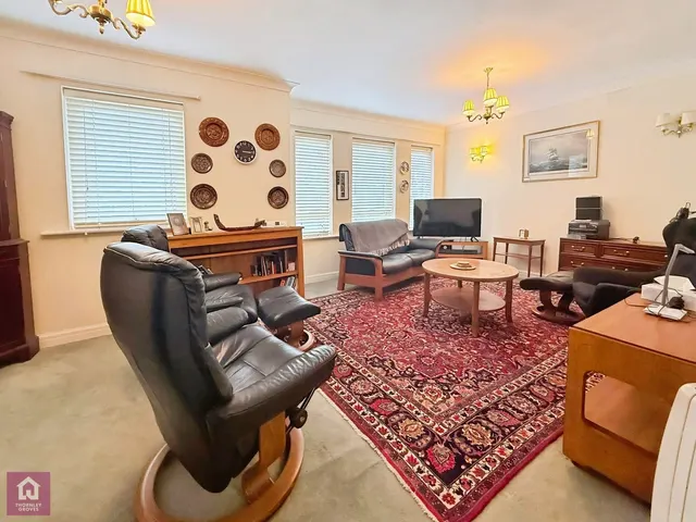 Dunham Road, Altrincham, WA14, photo 2