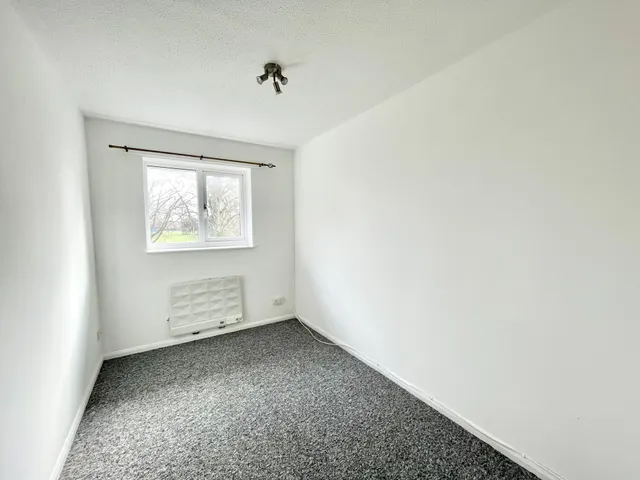 Honeywood Close, Hilsea, PO3, photo 3